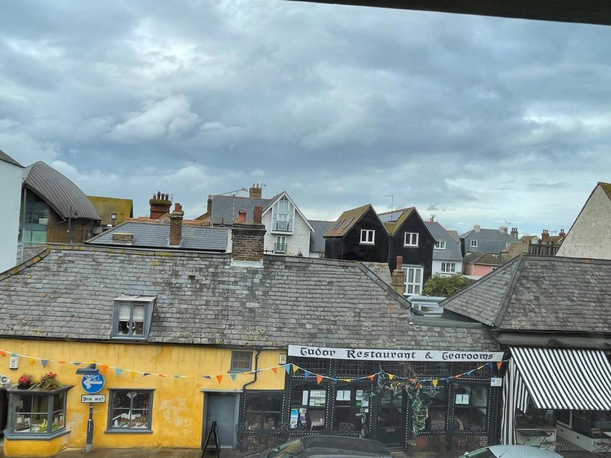 Fabulous Apartment Seconds From Beach By Whitstable-Holidays, Pudding Pan Bagian luar foto