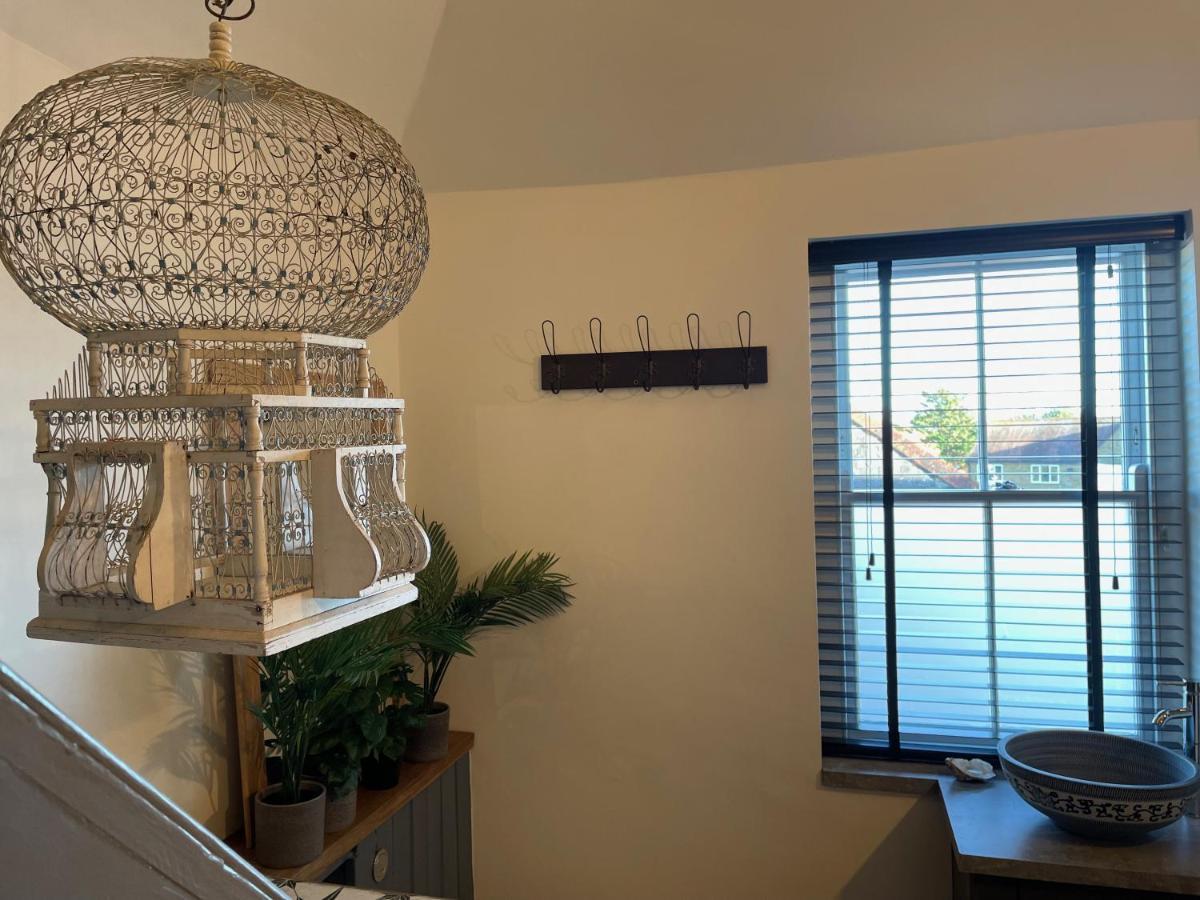 Fabulous Apartment Seconds From Beach By Whitstable-Holidays, Pudding Pan Bagian luar foto